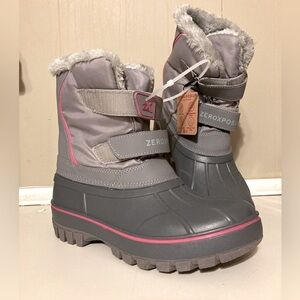ZeroXposur Gray and Pink Winter Boots